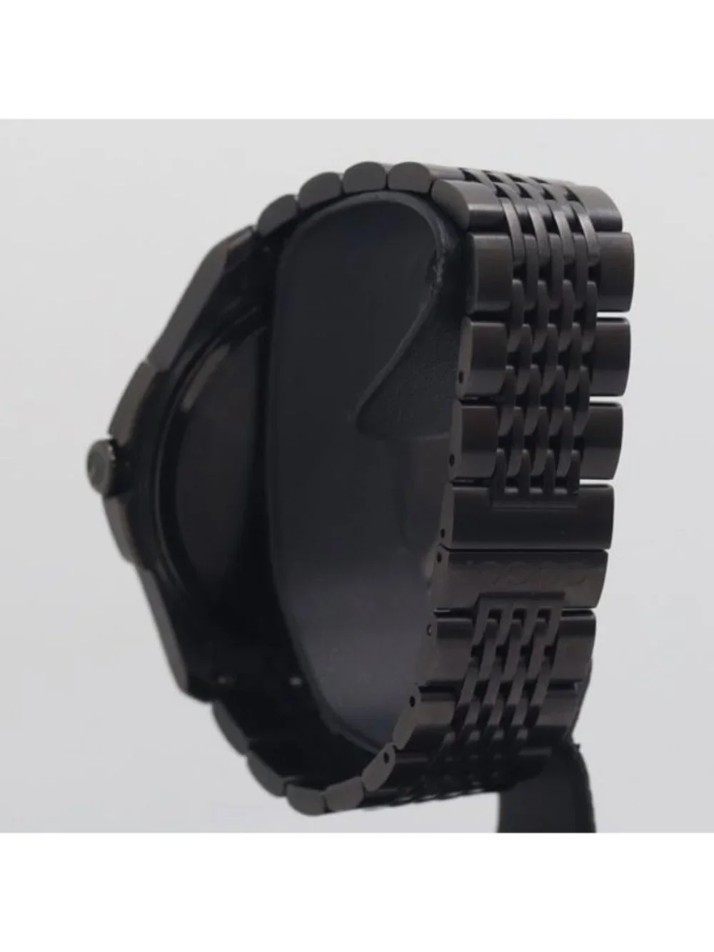 Gucci Timeless 126.2 Quartz Date Black Dial Watch